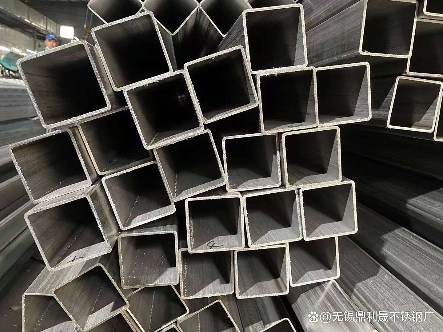 解读正宗深圳304无缝方管 品质提升助力度假区与工业化健康发展